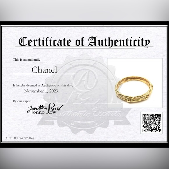 CHANEL vintage gold plated twisted CC bangle - Picture 16 of 16